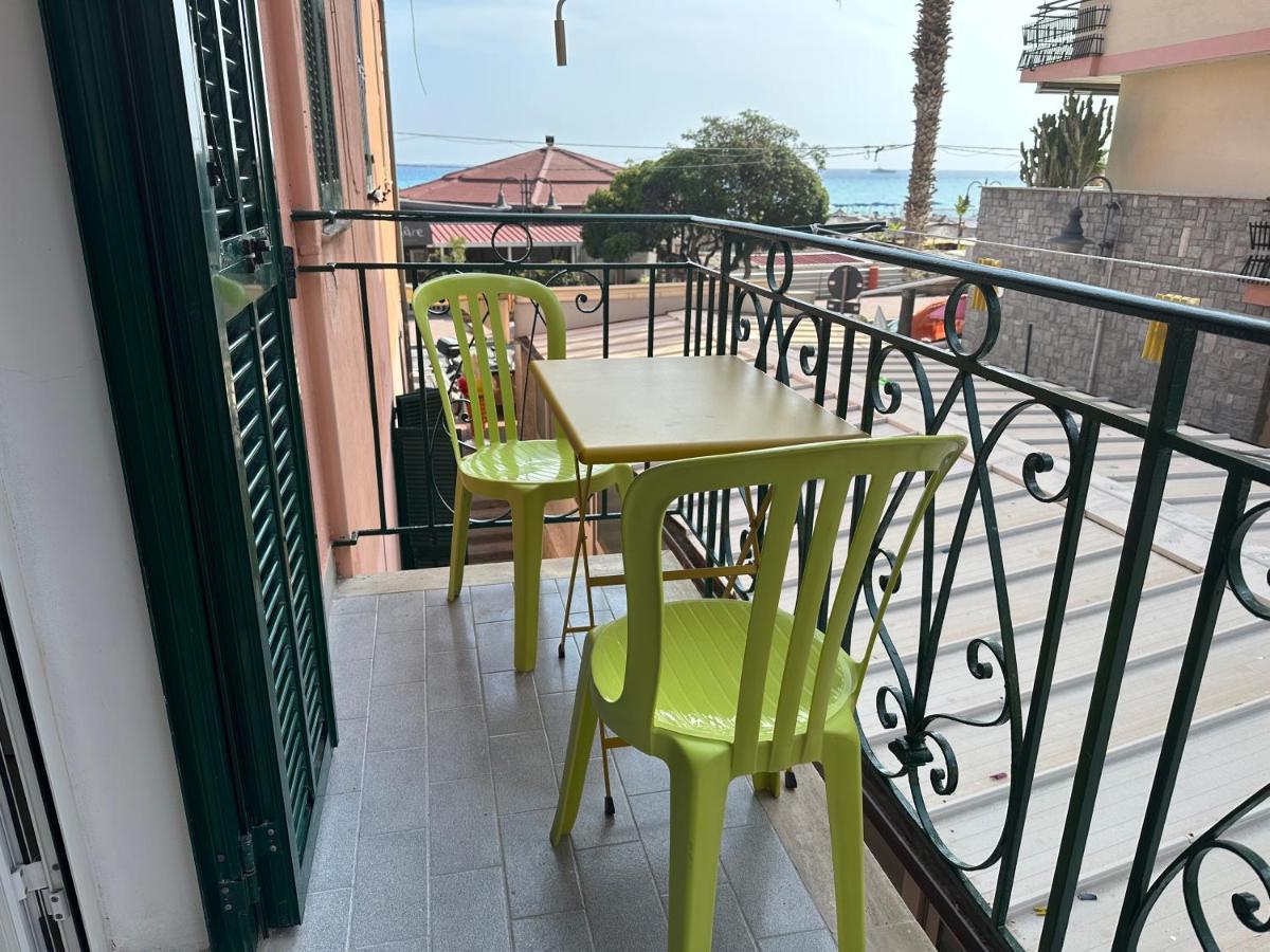 벤티밀리아 Casa Angela Vista Mare 아파트 외부 사진