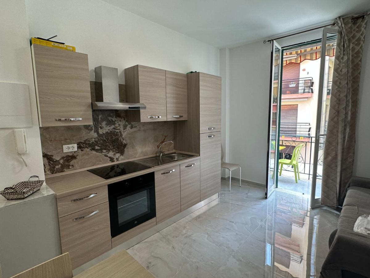 벤티밀리아 Casa Angela Vista Mare 아파트 외부 사진